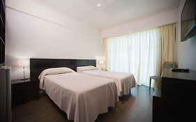 Hotel Versailles